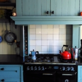 Optimaal gebruik van de ruimtes in de handgemaakte keuken. optimaal benutte ruimte in keuken