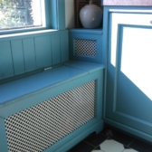 Een handgemaakte landelijke keuken naar eigen ontwerp. Zithoekje keukenbank zithoek